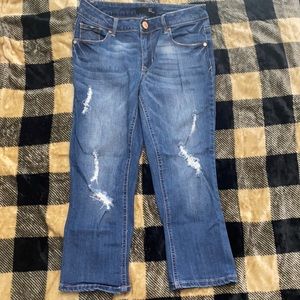 1822 distressed denim capri